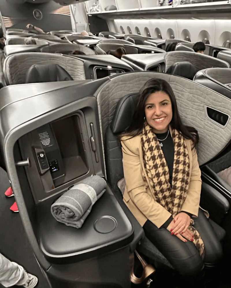 Lorena Fernandes - Especialista em Milhas Aéreas